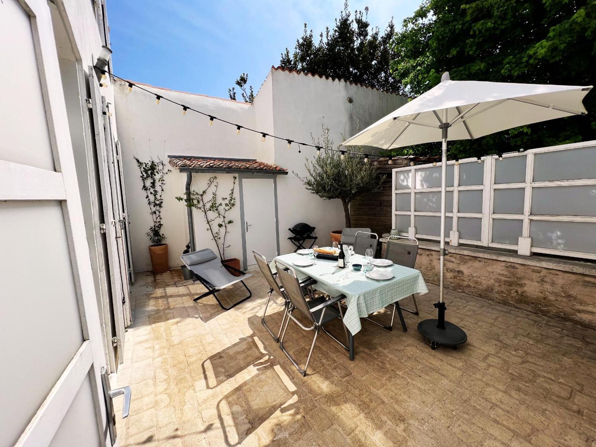 Saint-Martin-de-Ré Duplex Joliment Decore Et Sa Cour Ensoleillee מראה חיצוני תמונה