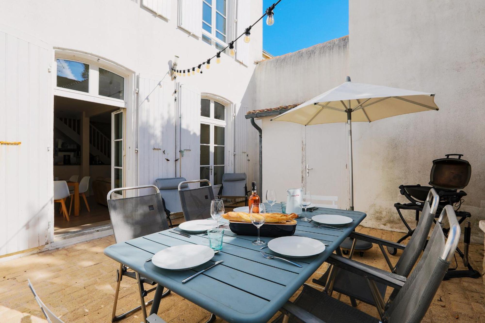 Saint-Martin-de-Ré Duplex Joliment Decore Et Sa Cour Ensoleillee מראה חיצוני תמונה